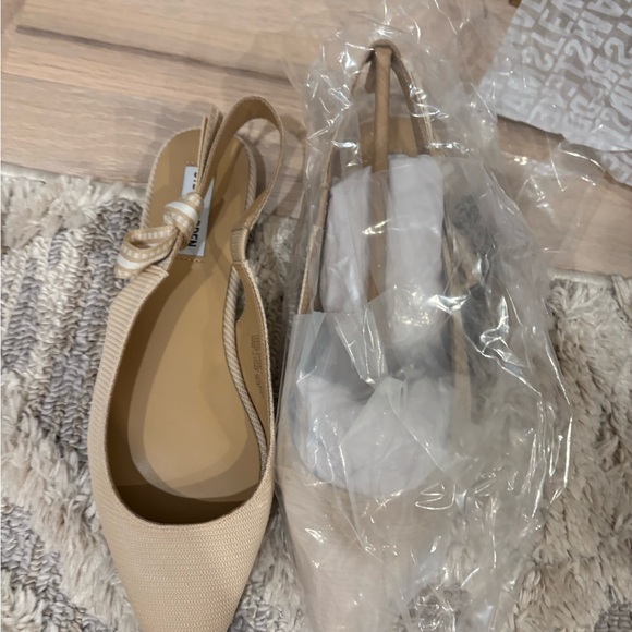 Steve Madden Cream Slingback Flats - Picture 5 of 7